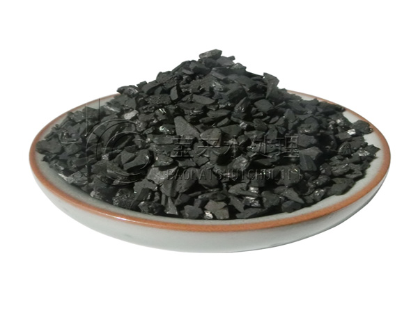 椰殼活性炭在水處理和廢氣處理行業(yè)的應(yīng)用<div id=